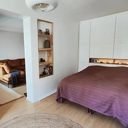 Nordic Design - Uniikki, Keskustassa