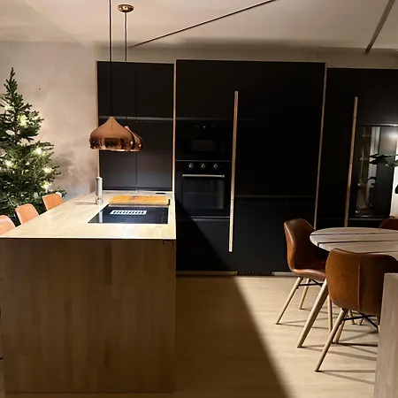 Nordic Design - Uniikki, Keskustassa